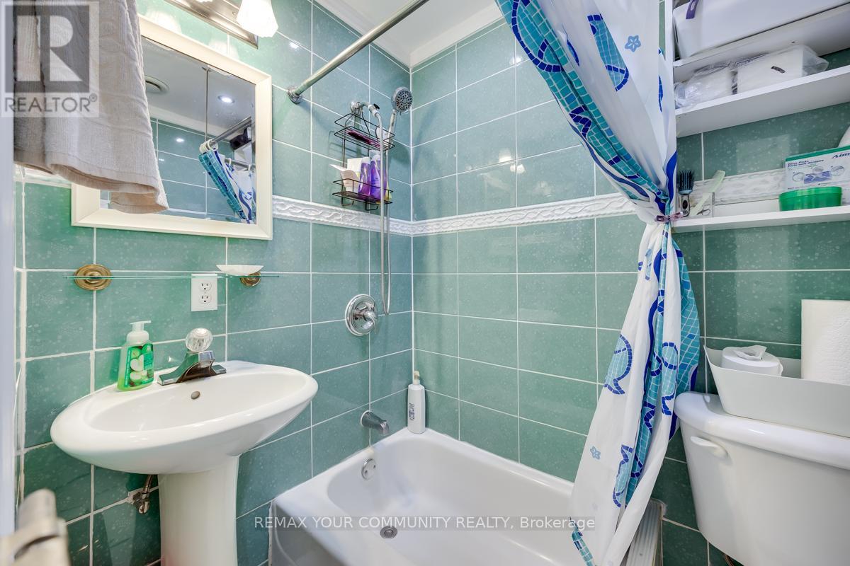 Single Family House for Sale in  COVENTRY STREET Toronto (Oakridge) 