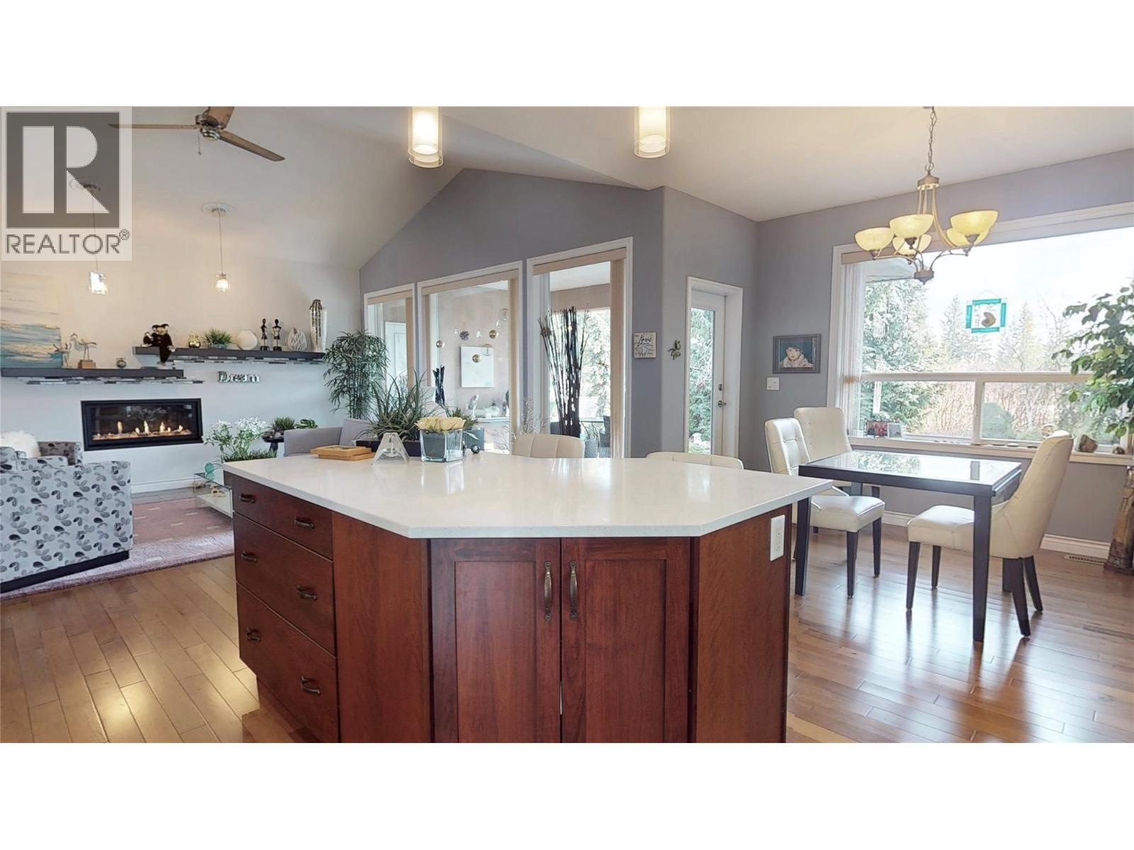  2523 Golf View Crescent, Blind Bay