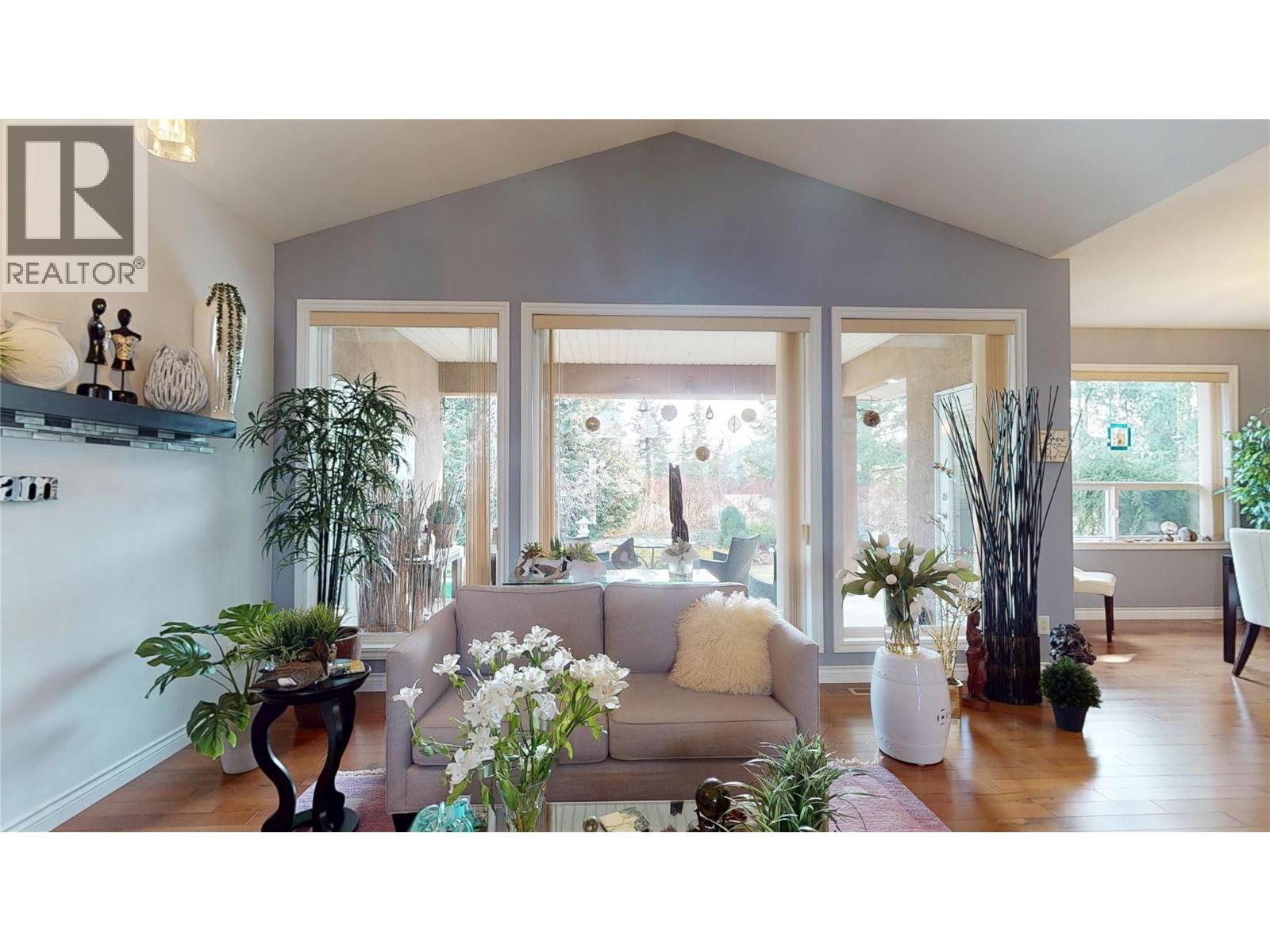  2523 Golf View Crescent, Blind Bay