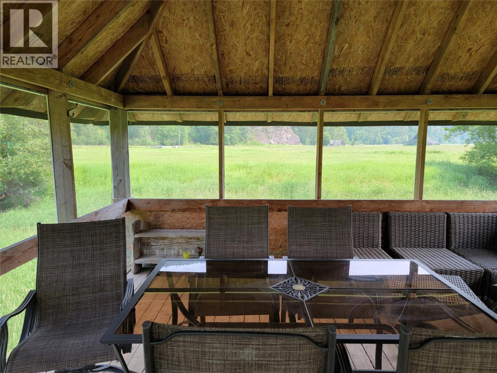  Lumby Mabel Lake Road, Lumby