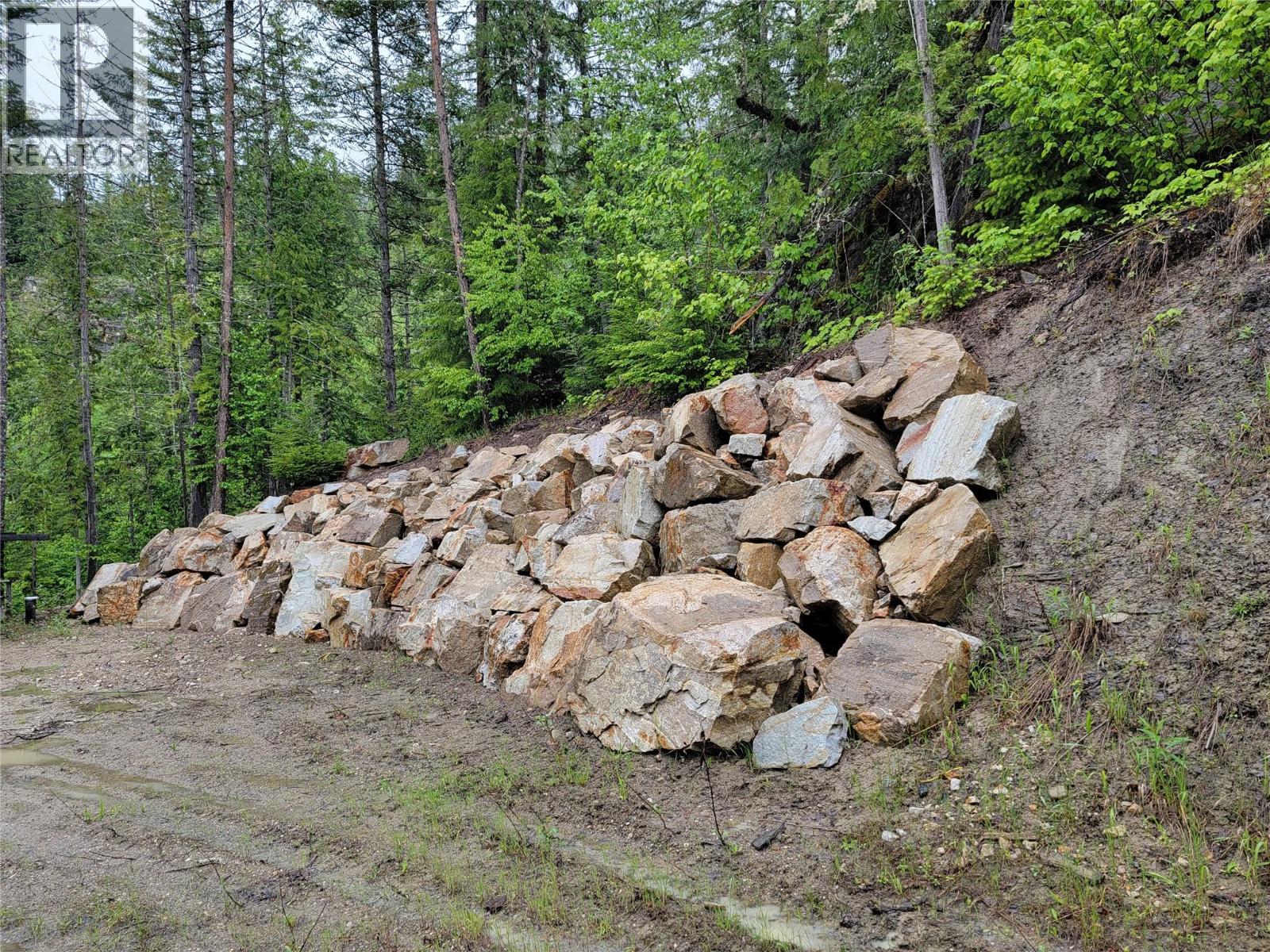  Lumby Mabel Lake Road, Lumby