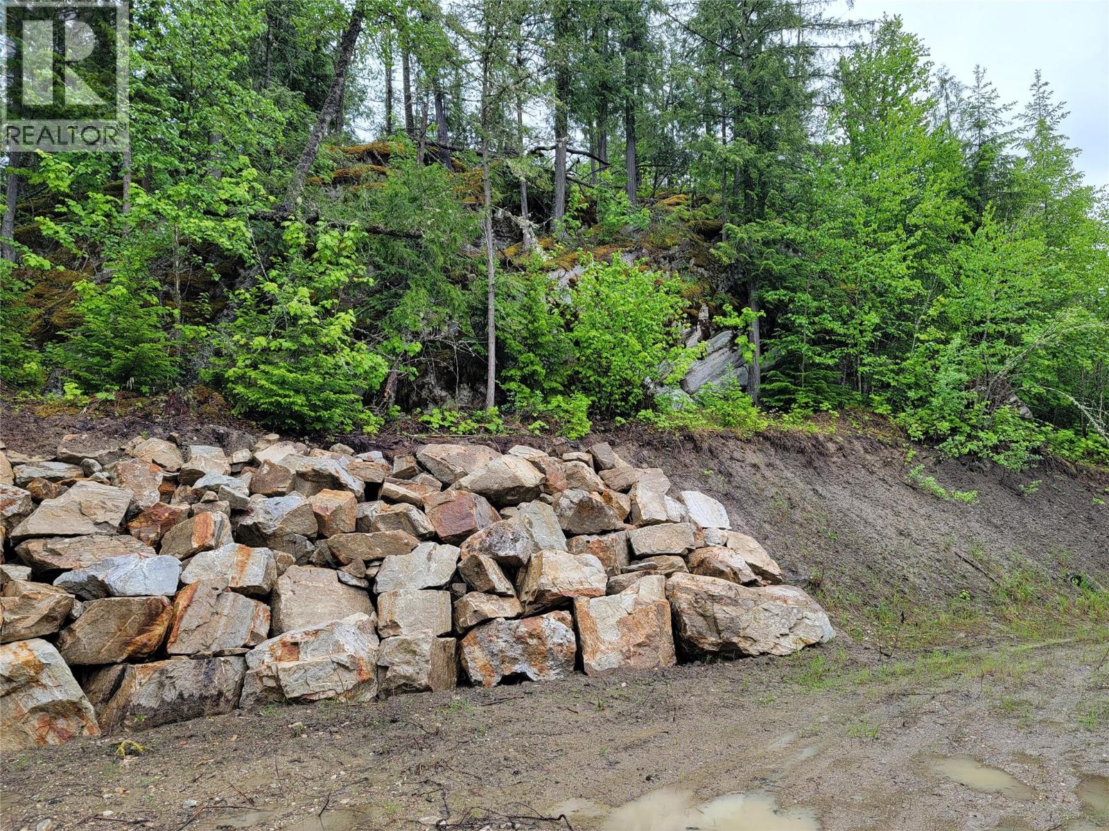  Lumby Mabel Lake Road, Lumby