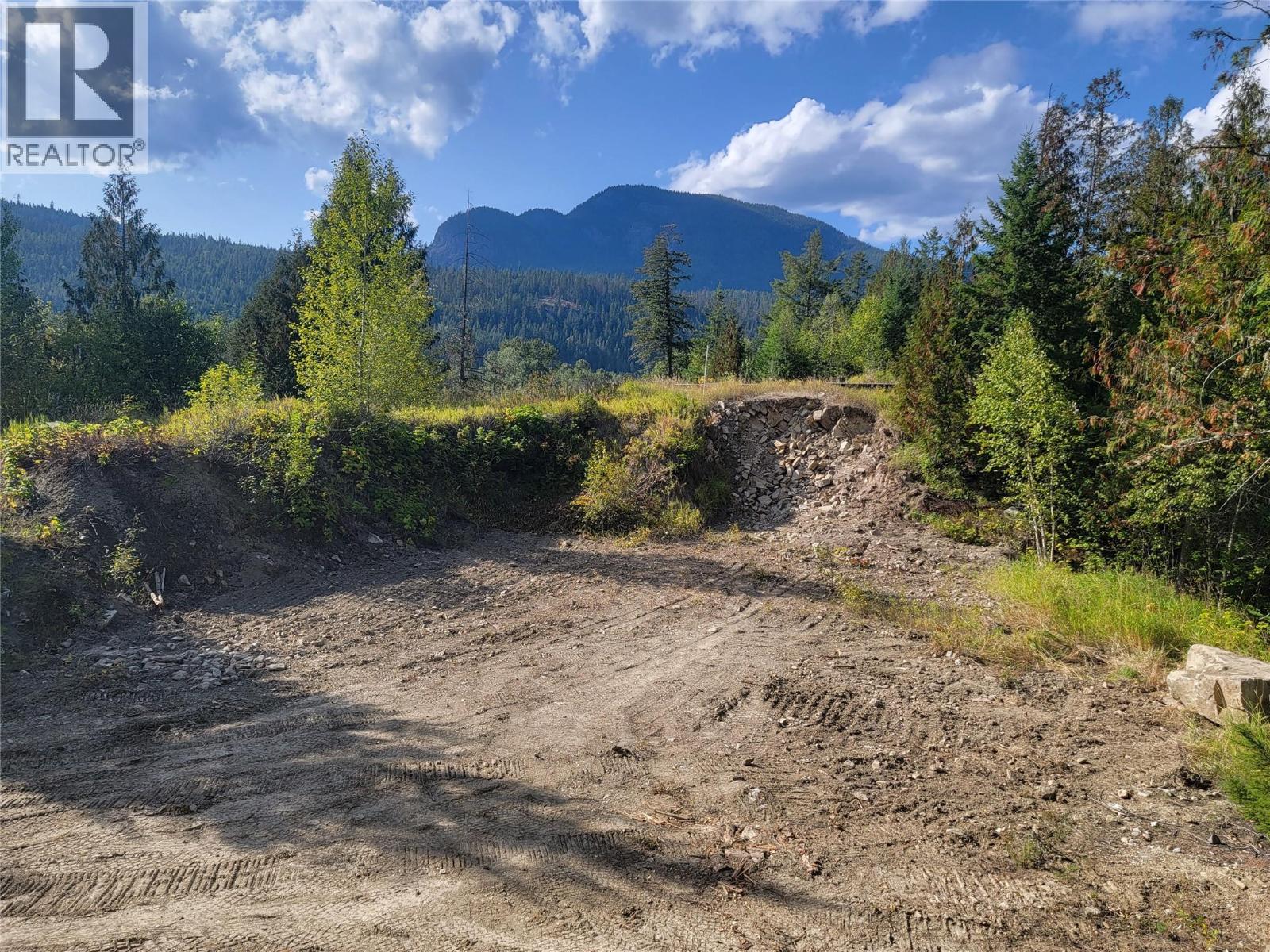  Lumby Mabel Lake Road, Lumby