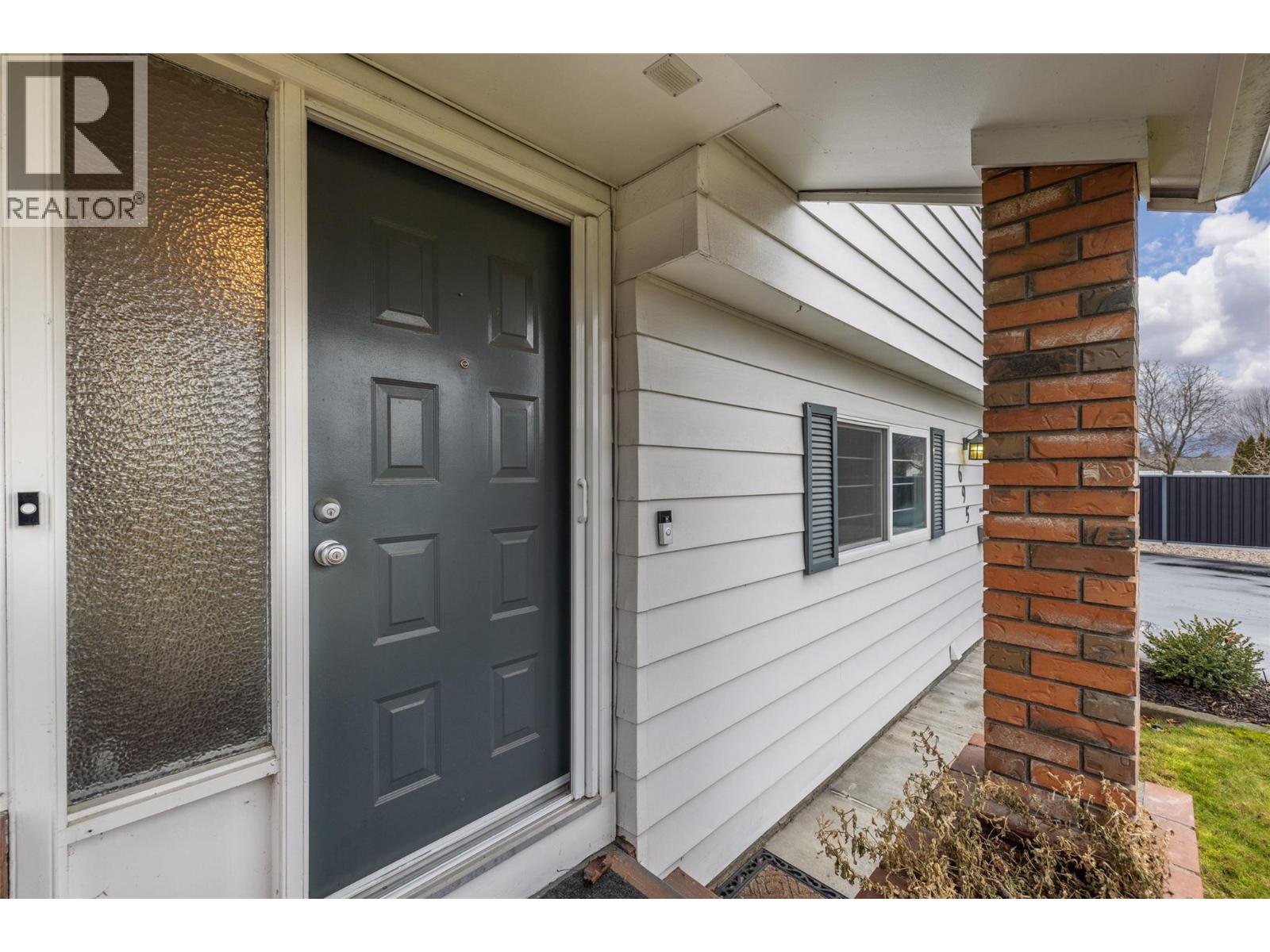  695 Moraine Court, Kelowna