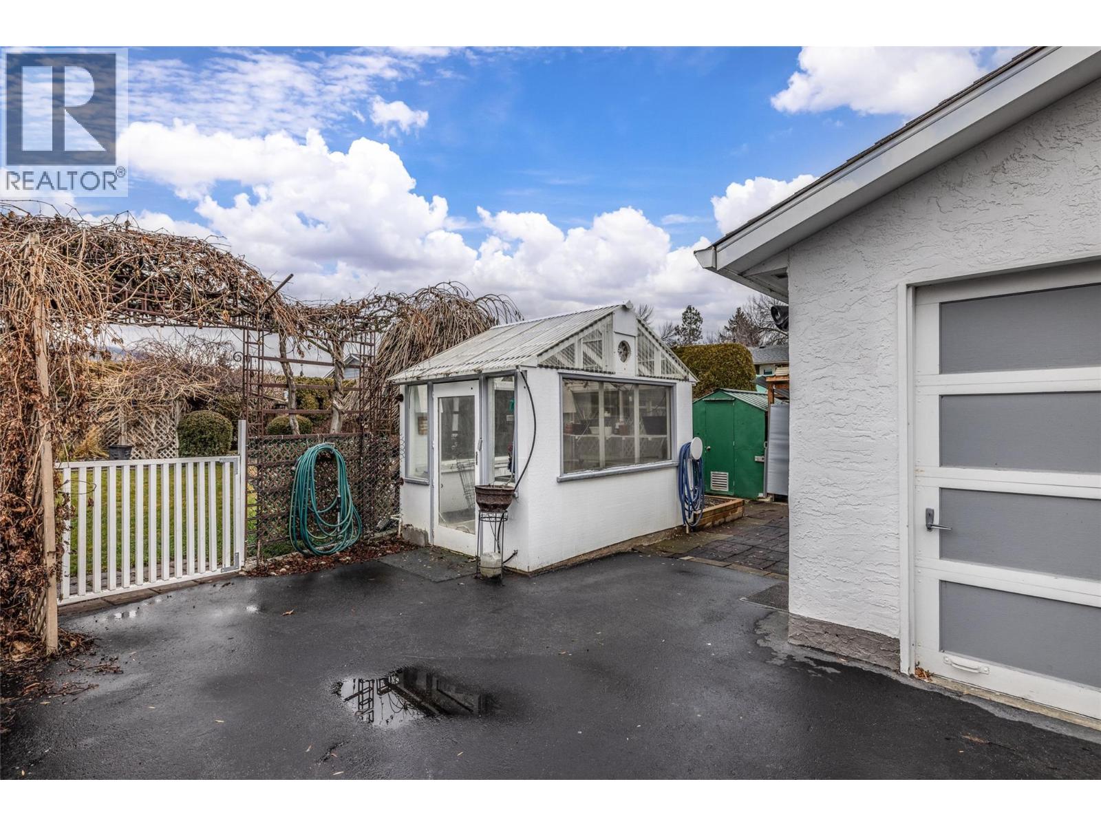  695 Moraine Court, Kelowna