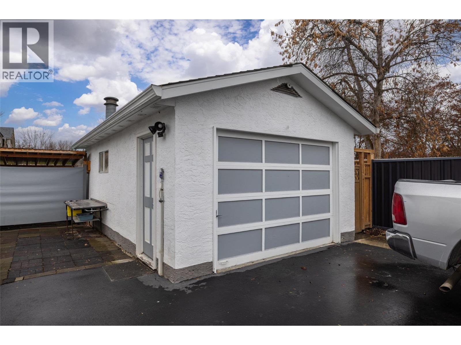  695 Moraine Court, Kelowna