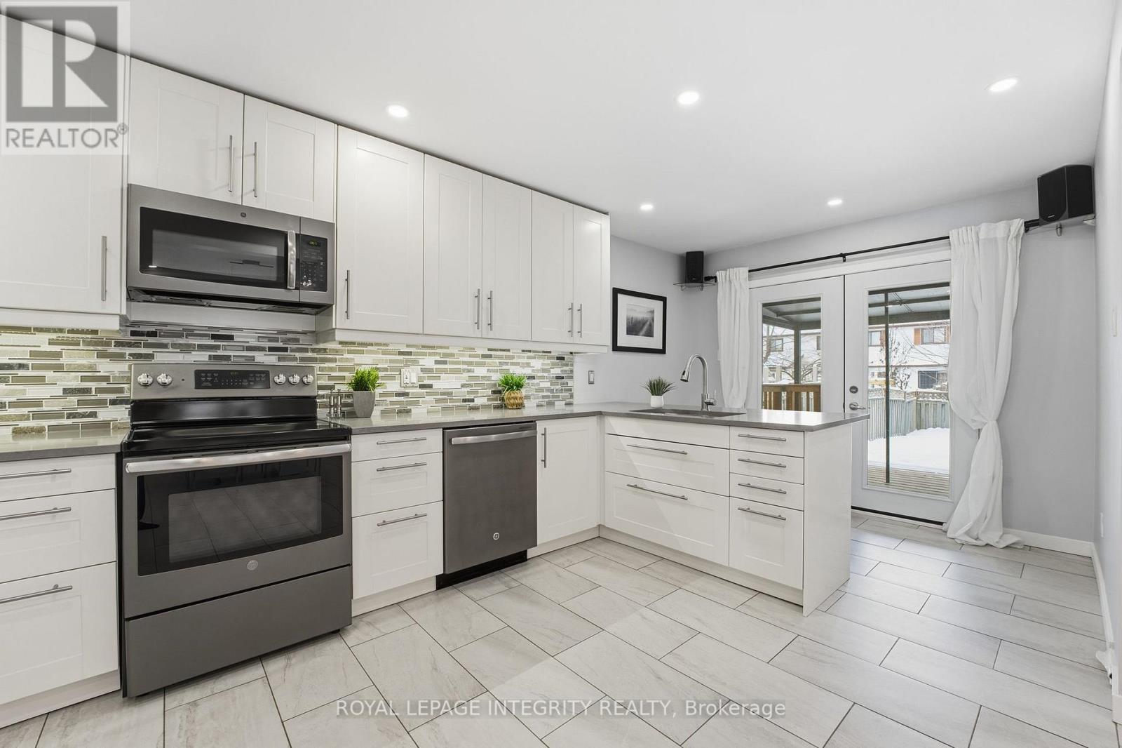 32 ACKLAM TERRACE - Photo 5 of 21, Ottawa, Ontario