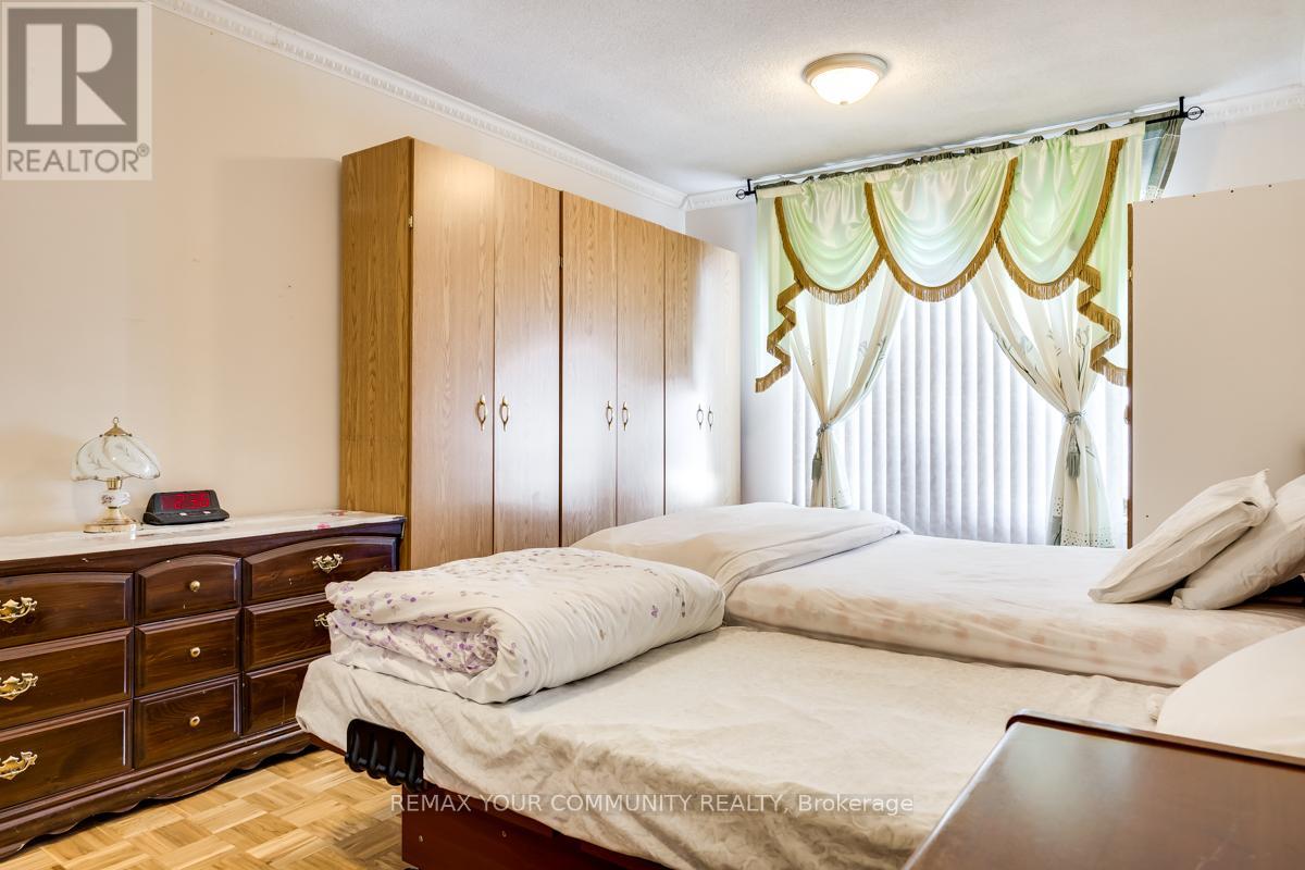 Single Family House for Sale in  COVENTRY STREET Toronto (Oakridge) 