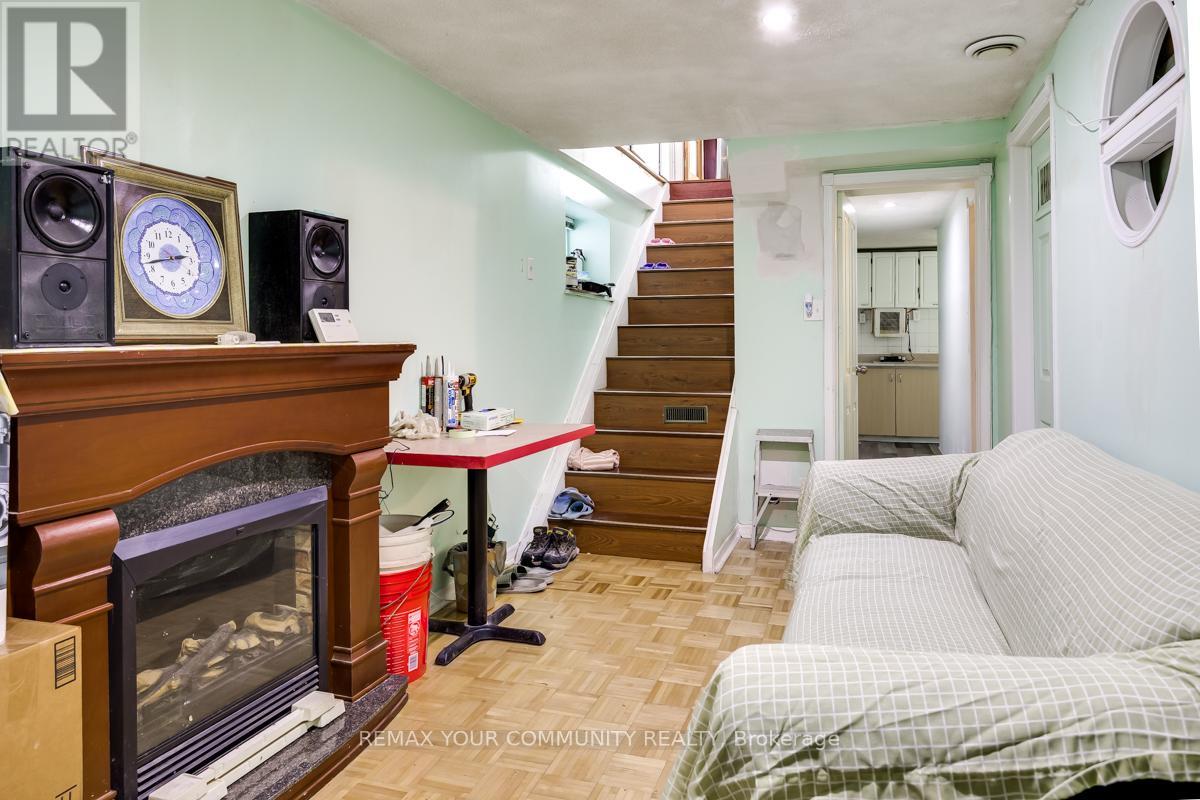 Single Family House for Sale in  COVENTRY STREET Toronto (Oakridge) 