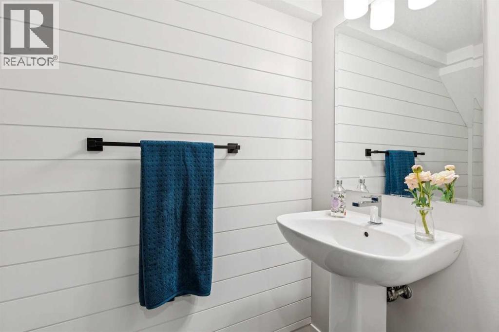 Single Family House for Sale in   Crimson Ridge Place NW Calgary 