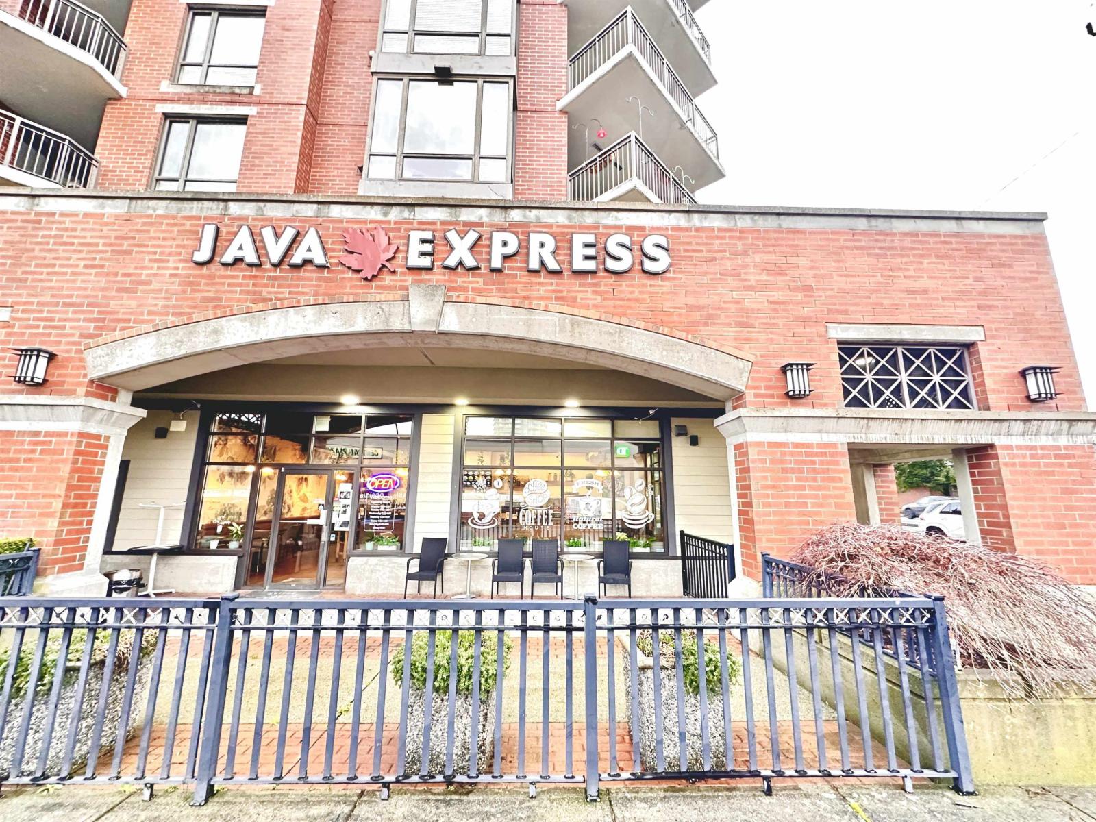 15090 NORTH BLUFF ROAD, White Rock