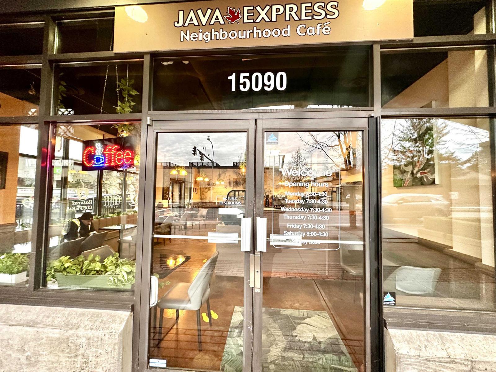 15090 NORTH BLUFF ROAD, White Rock