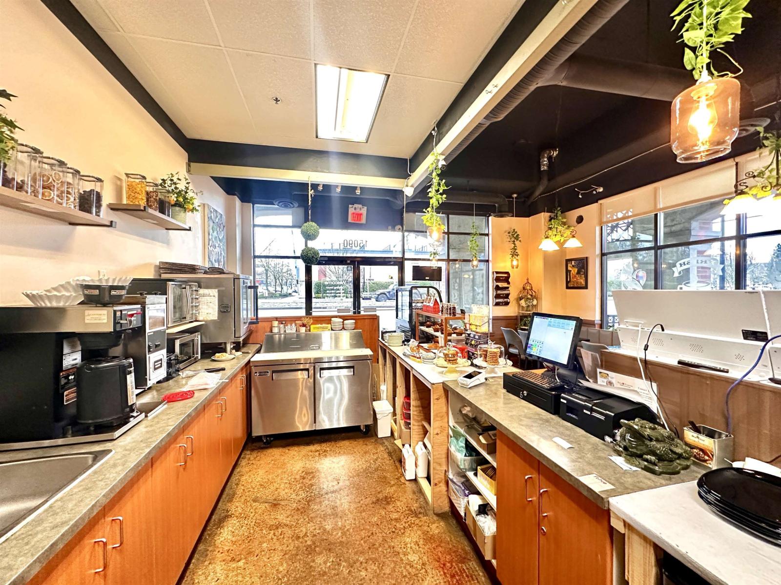 15090 NORTH BLUFF ROAD, White Rock