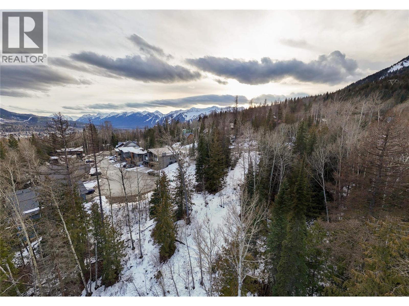 8 ALPINE TRAIL PLACE - 10