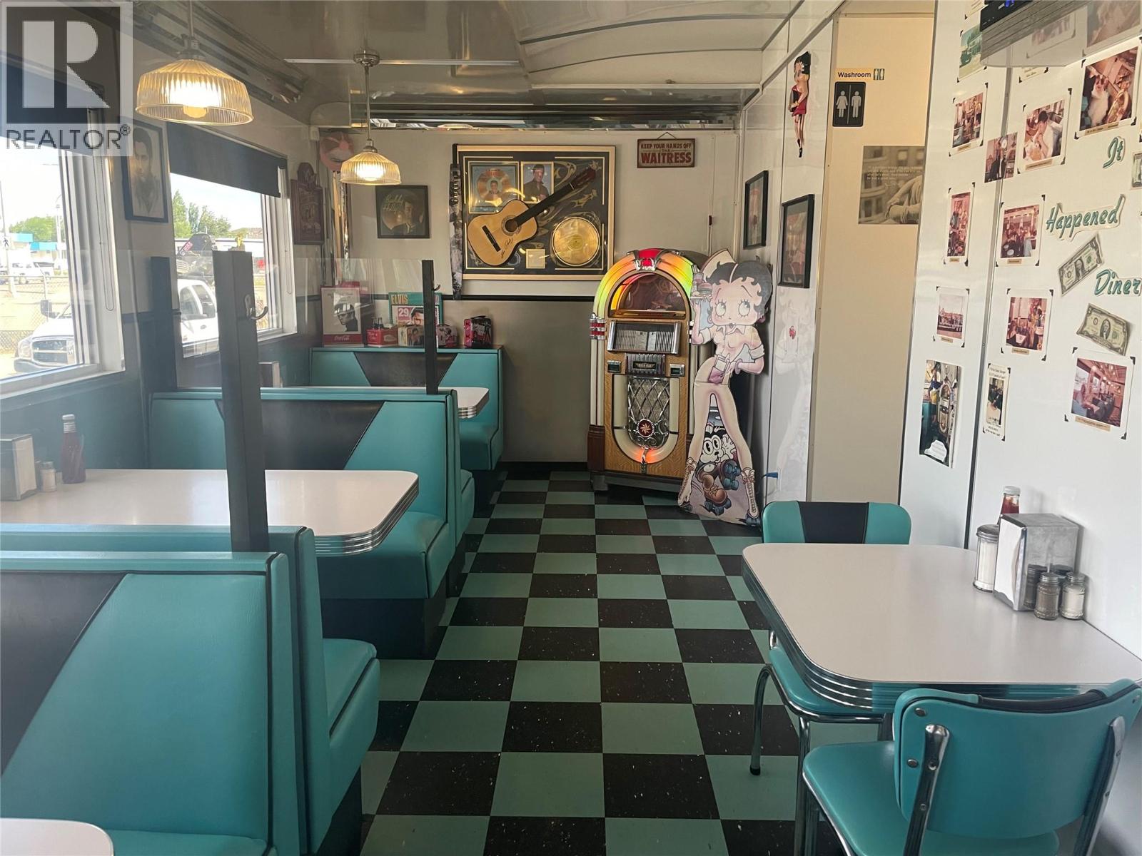 10520 8 Street - photo 2