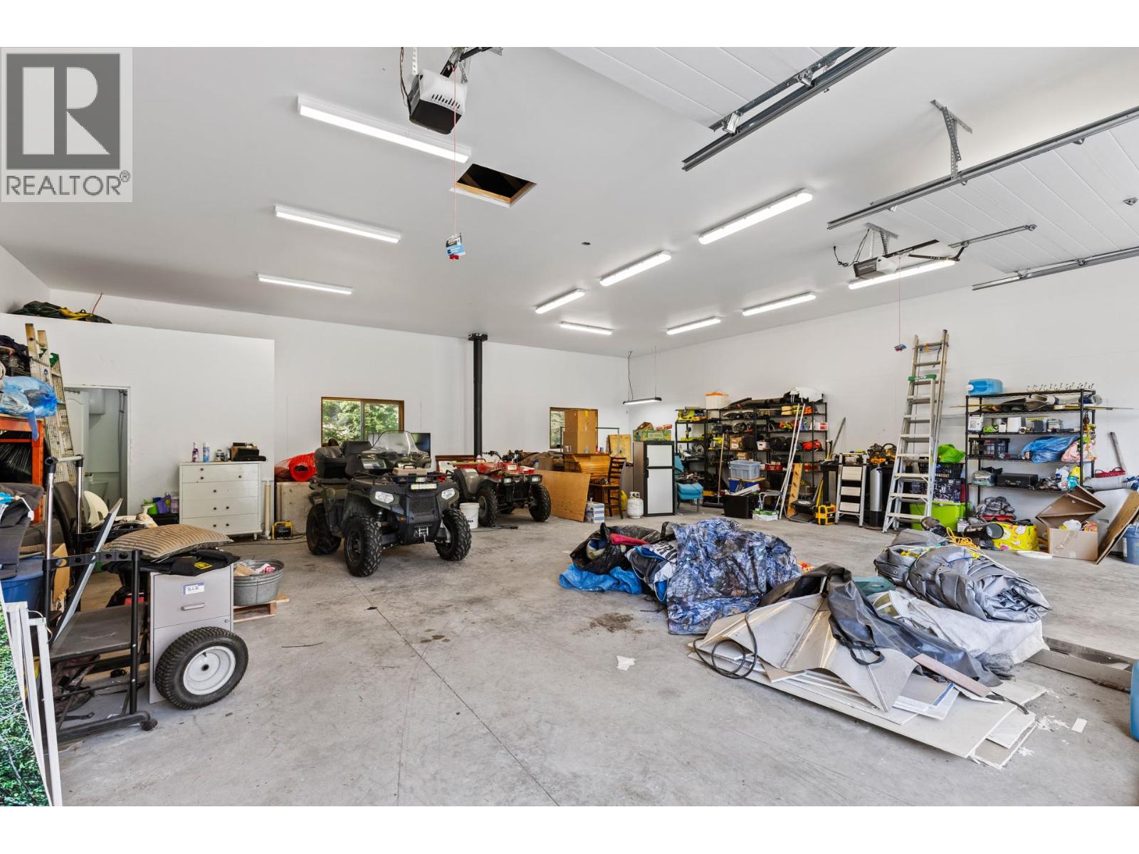 6097 Highway 3, Hedley