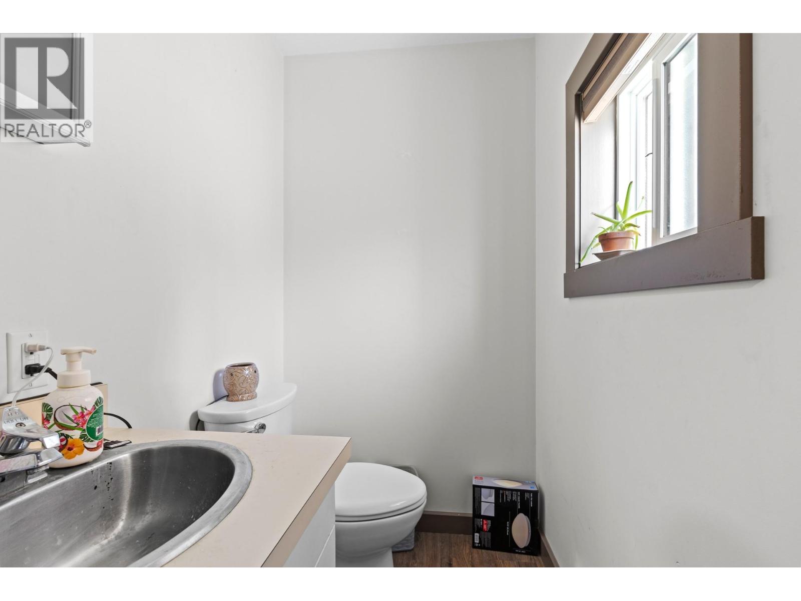 6097 Highway 3, Hedley