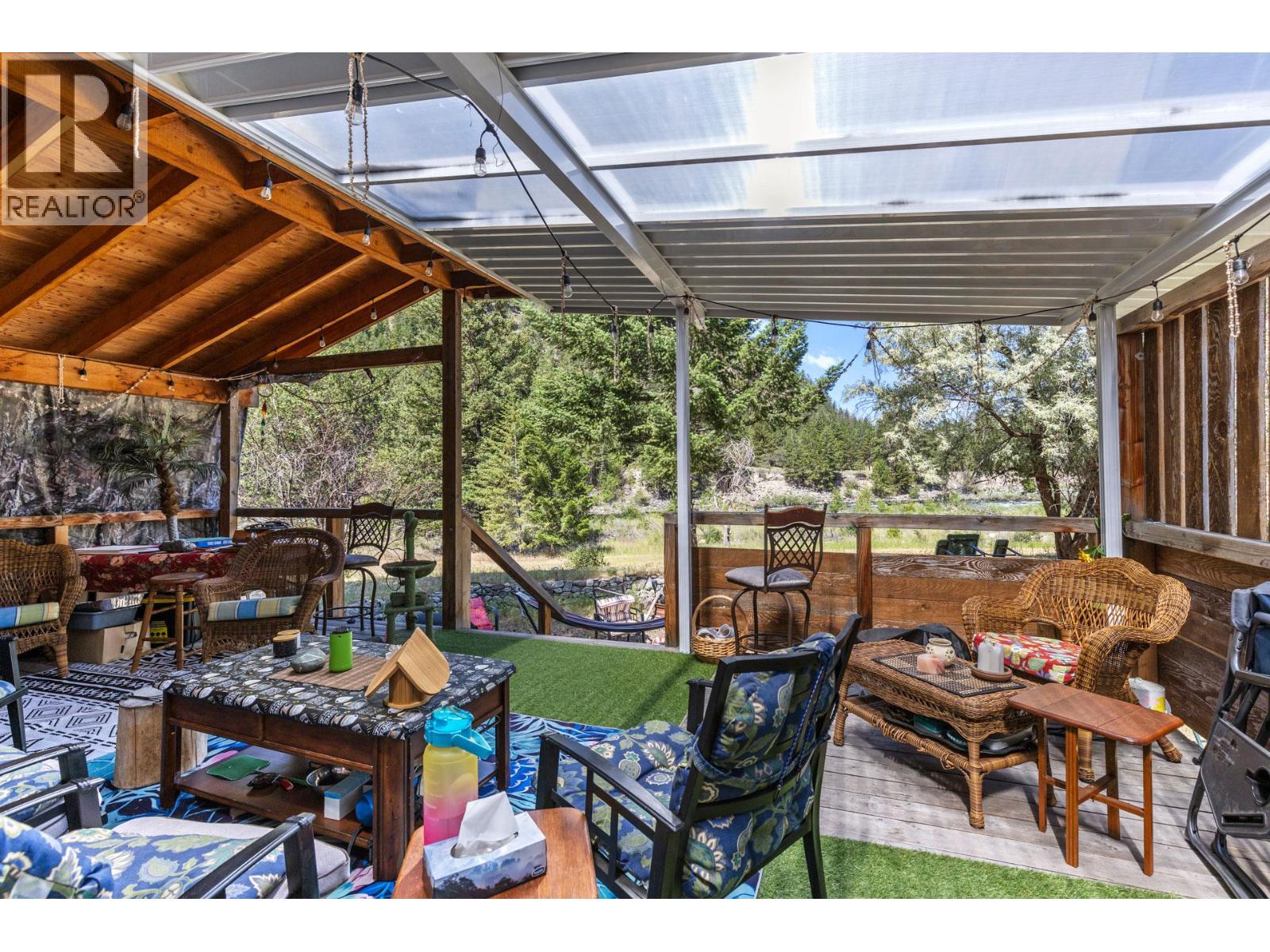 6097 Highway 3, Hedley