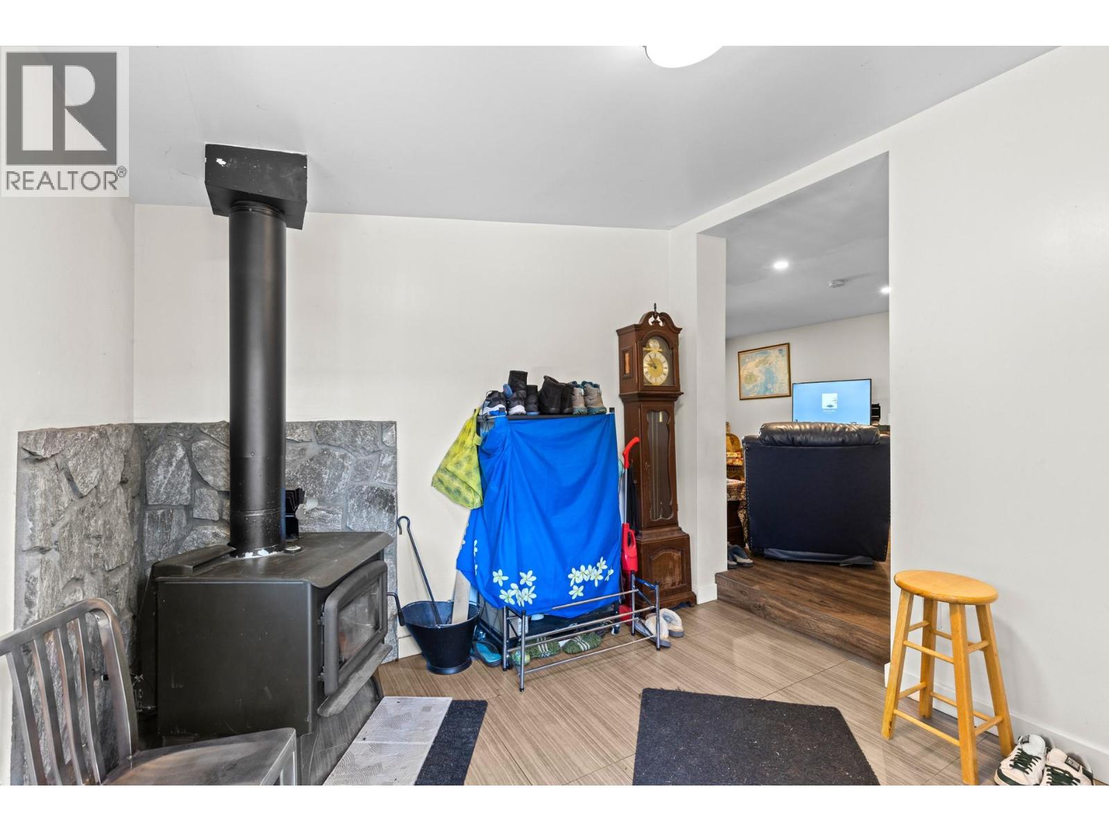 6097 Highway 3, Hedley