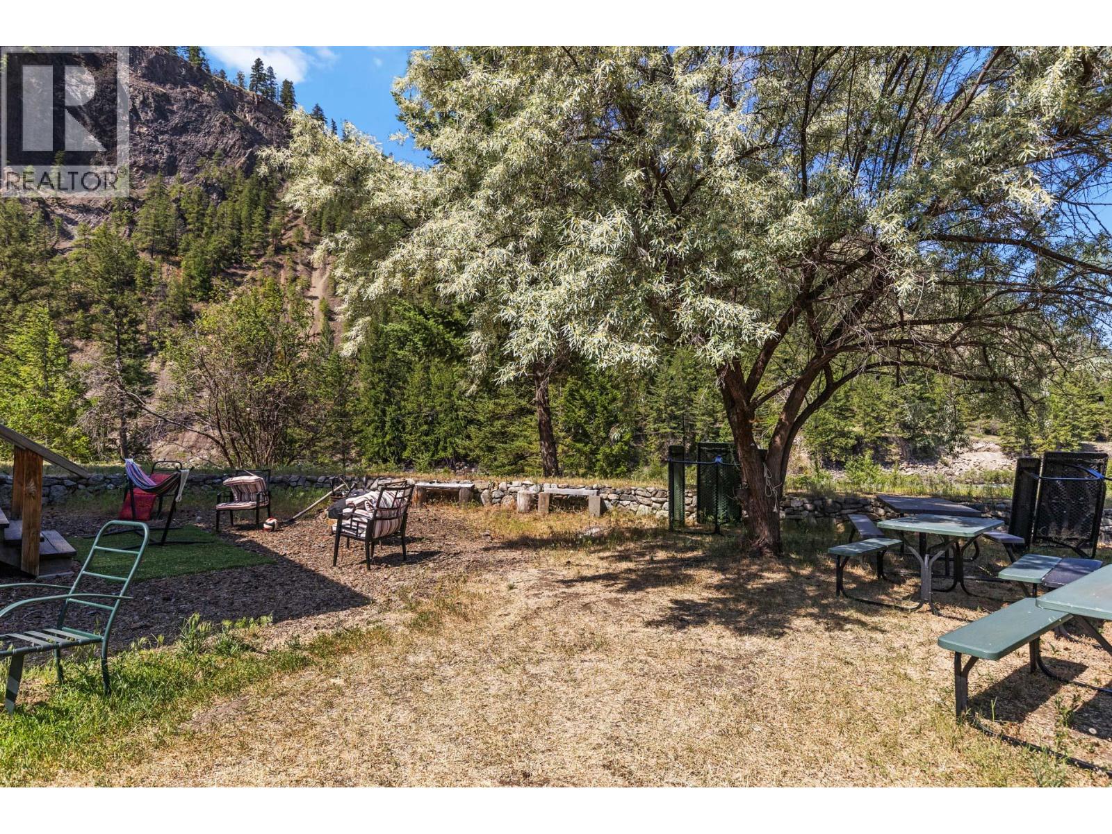 6097 Highway 3, Hedley