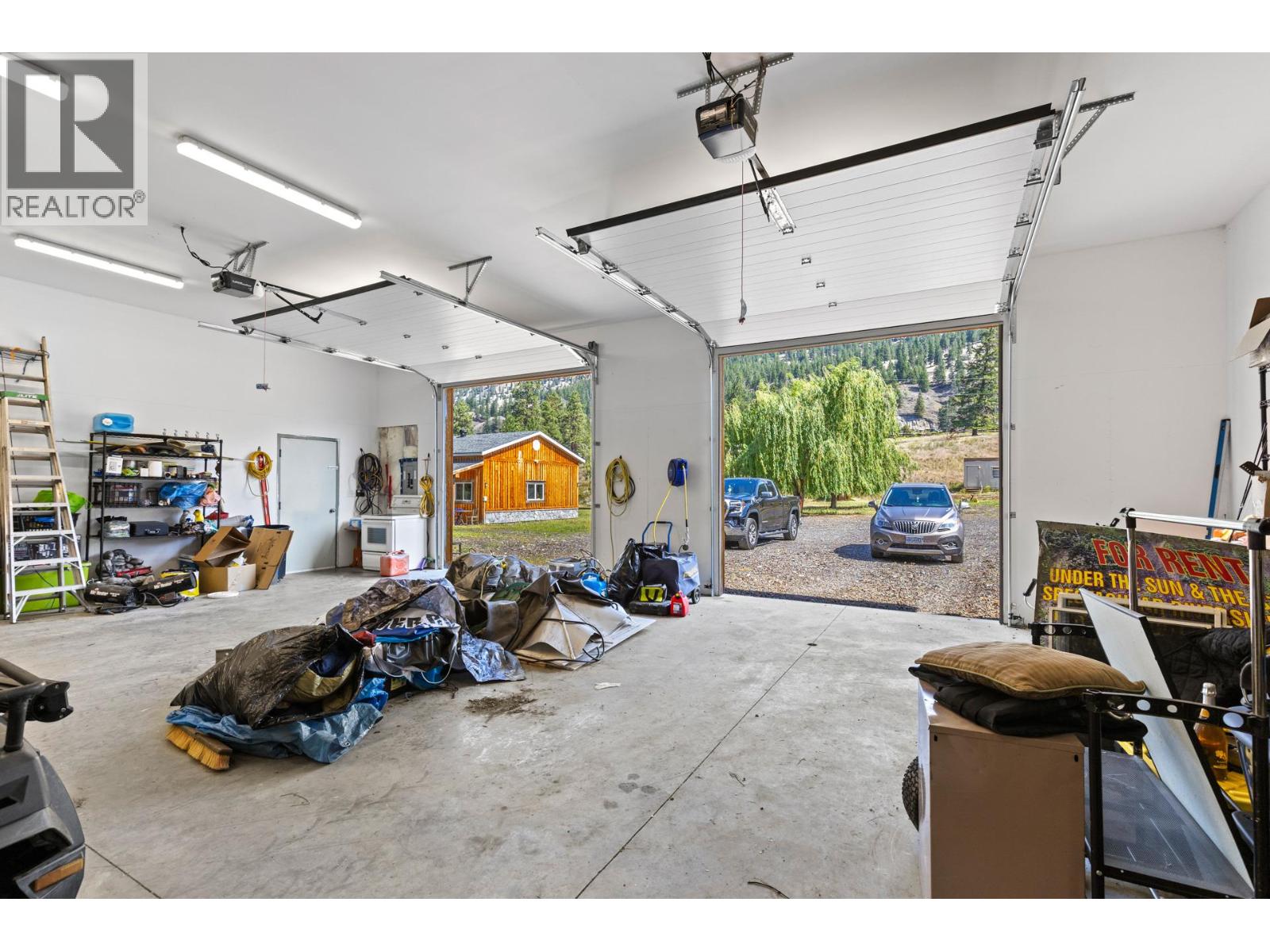 6097 Highway 3, Hedley