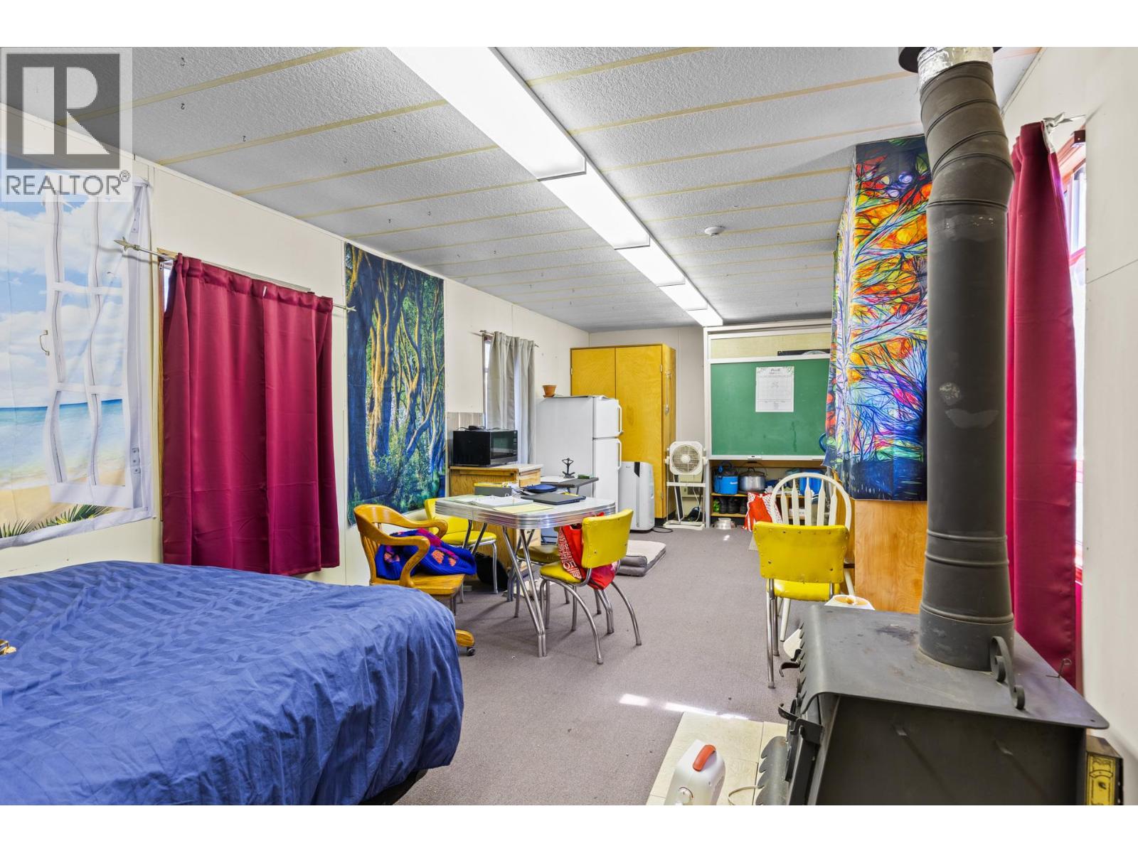 6097 Highway 3, Hedley