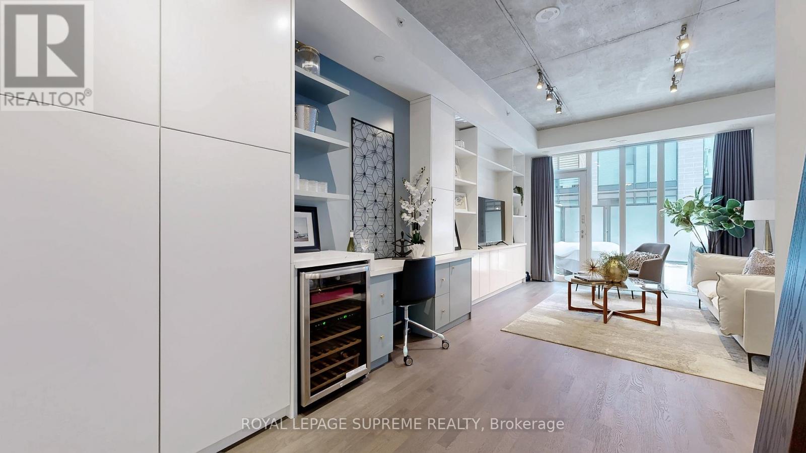 1246 Dundas Street East