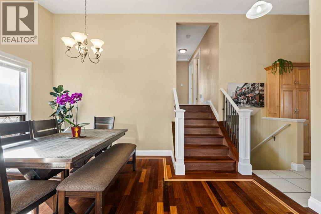 Single Family House 4 Level for Sale in  Berkley Drive NW Beddington Heights Calgary 