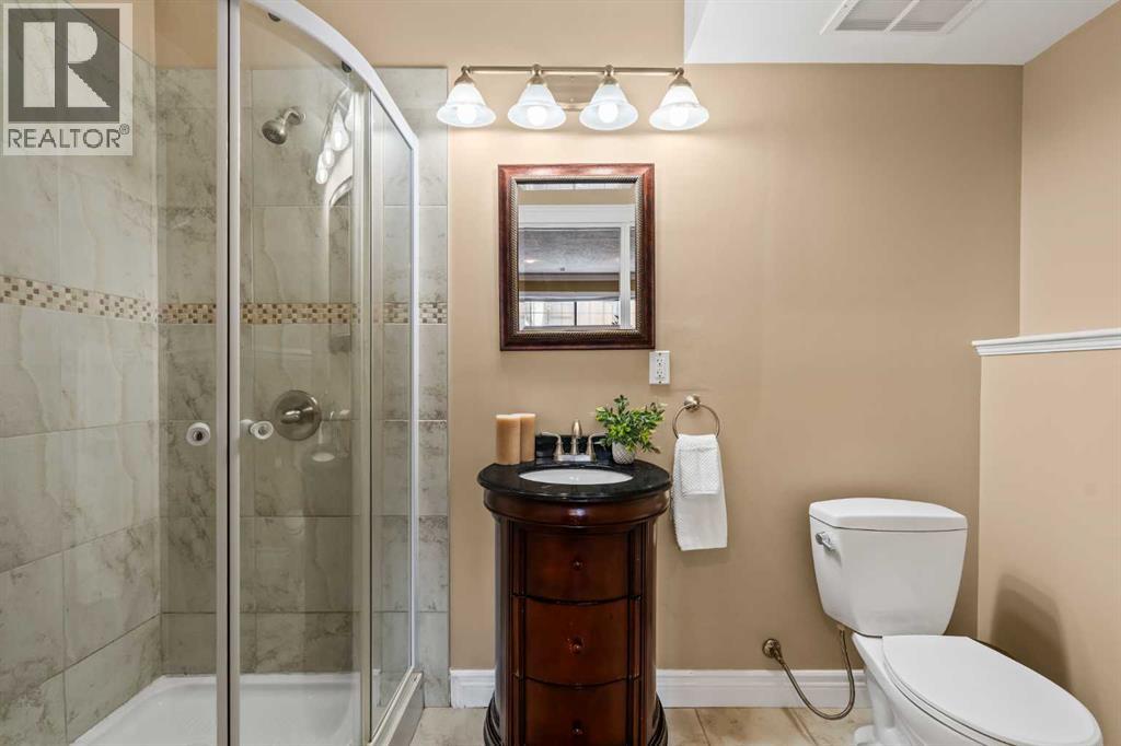 Single Family House 4 Level for Sale in  Berkley Drive NW Beddington Heights Calgary 