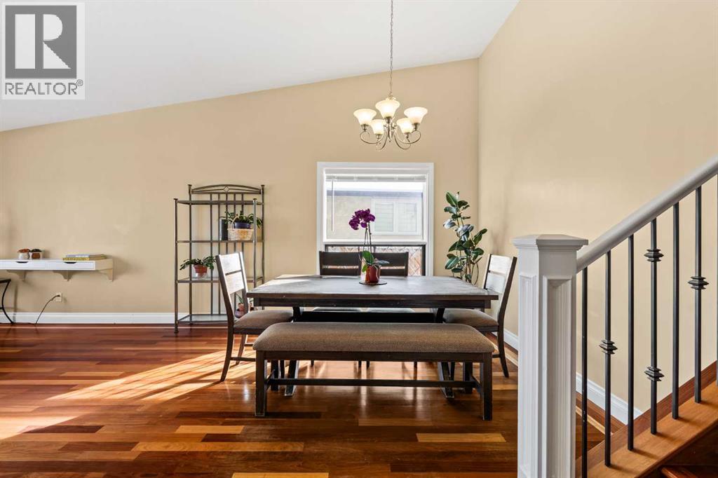 Single Family House 4 Level for Sale in  Berkley Drive NW Beddington Heights Calgary 