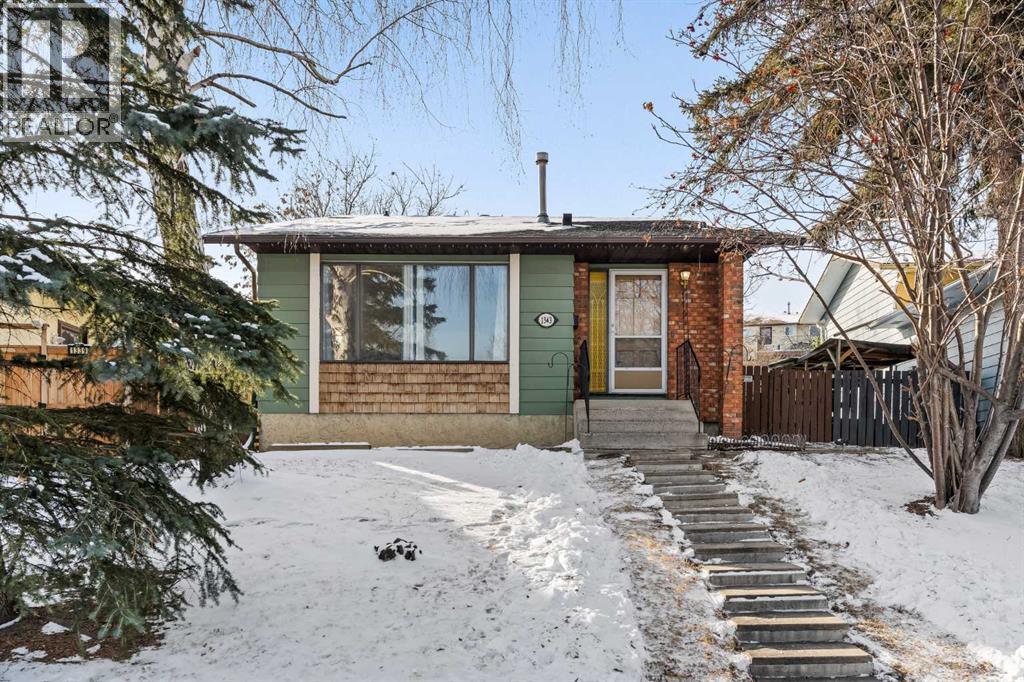 Single Family House 4 Level for Sale in  Berkley Drive NW Beddington Heights Calgary 