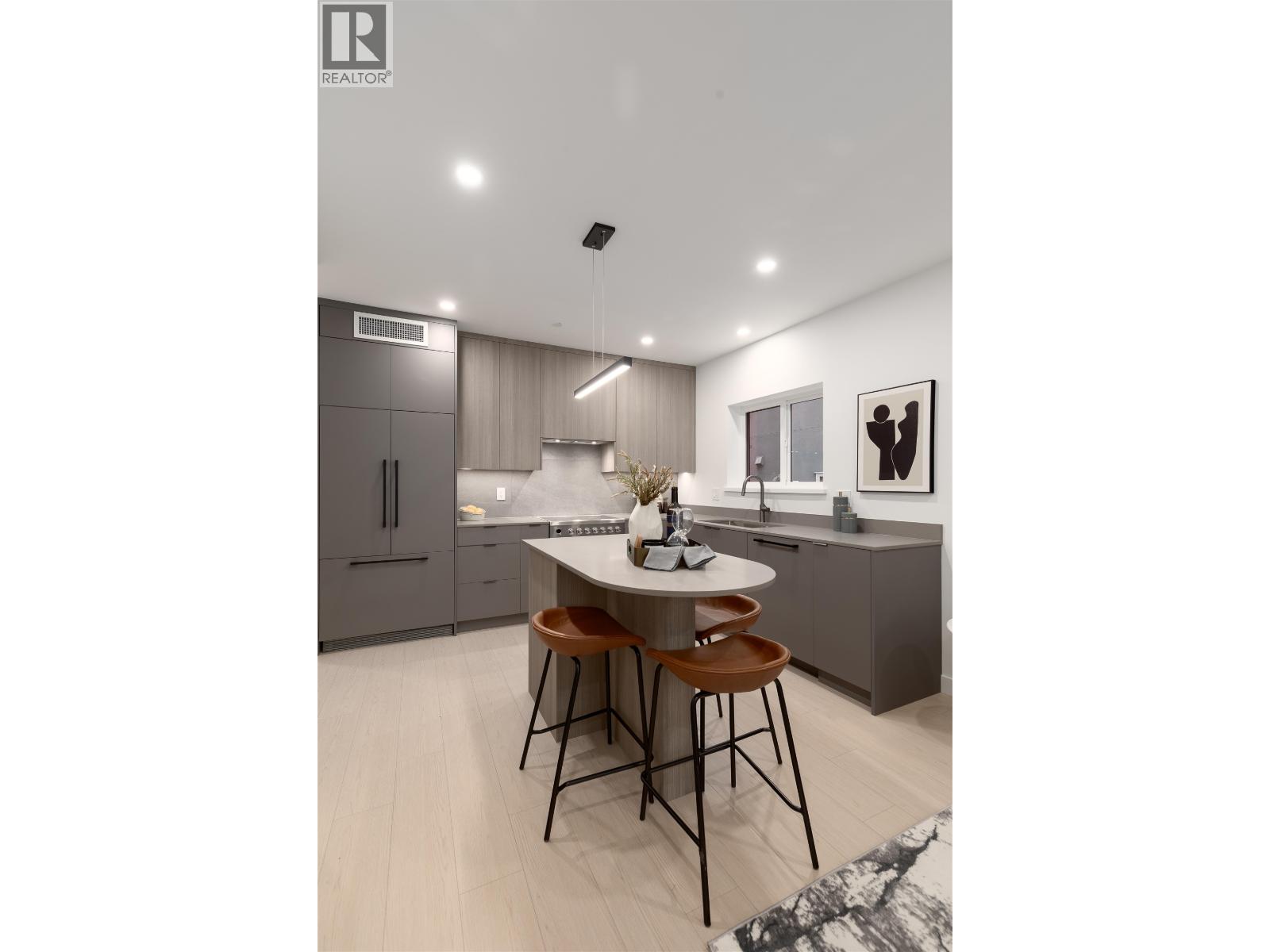 204 2329 E 34TH AVENUE - Main photo, Vancouver, British Columbia