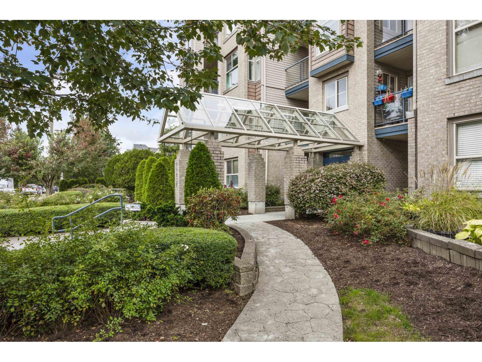 107 20237 54 Avenue - main photo