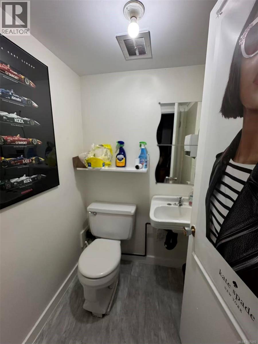 20 1153 Esquimalt Road, Esquimalt