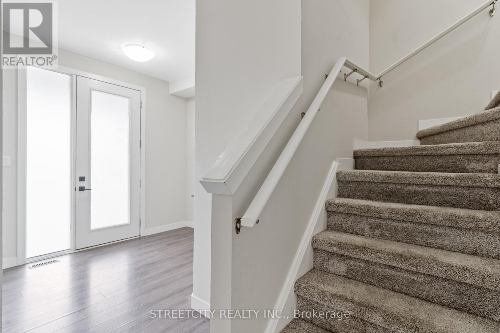 964 WEST VILLAGE SQUARE - Photo 5 of 36, London North (North M), Ontario