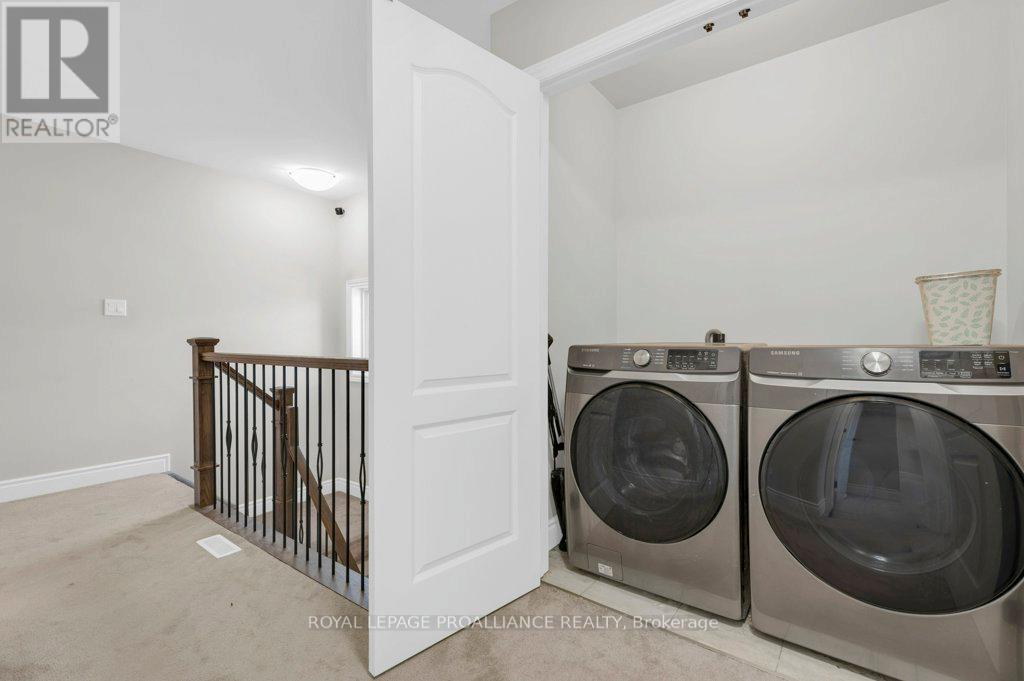 108 LEDGEROCK COURT, Quinte West (Sidney Ward), Ontario