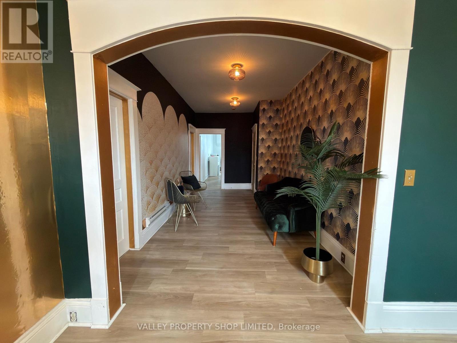 207 PEMBROKE STREET W