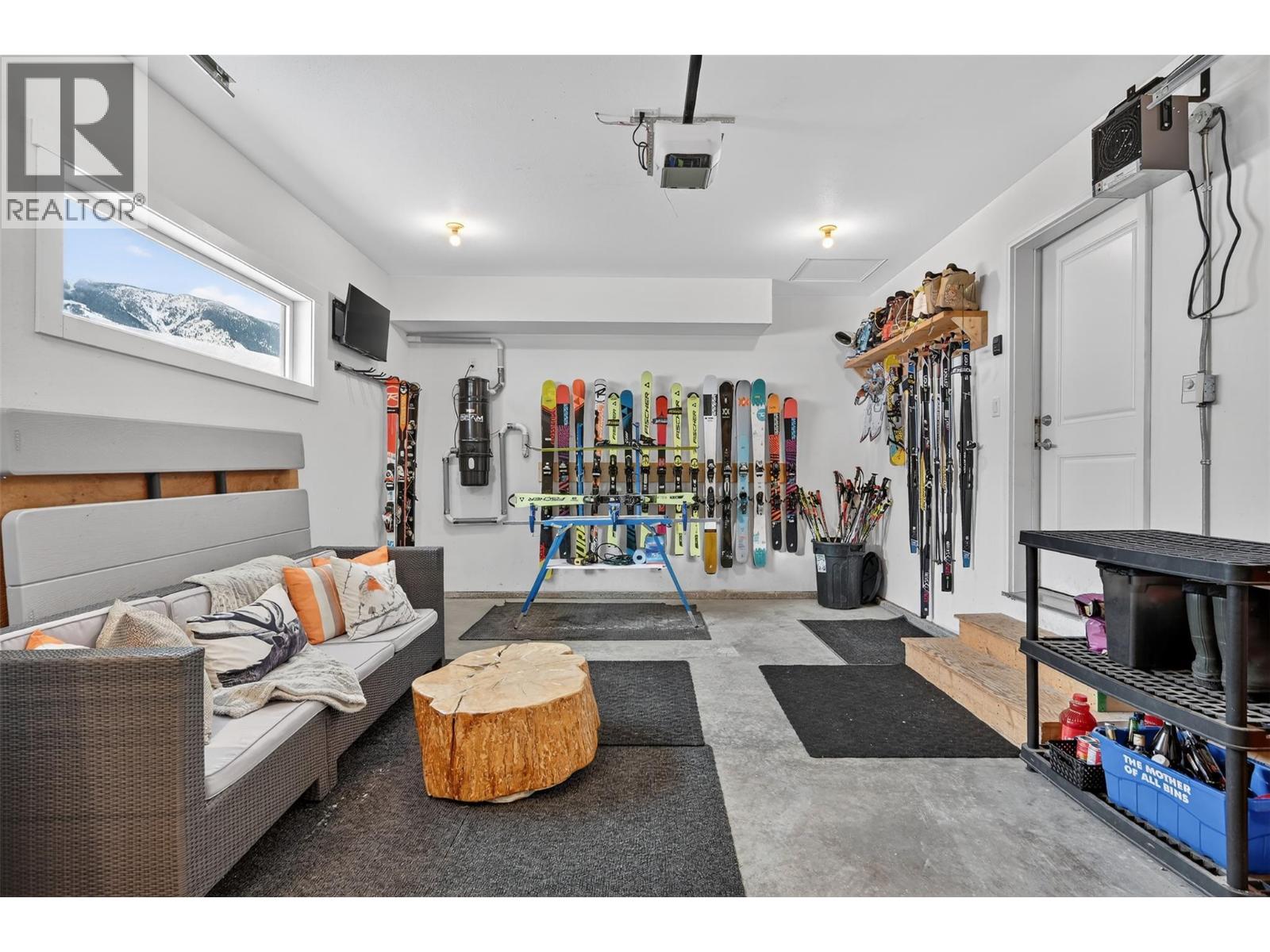 2179 Trappers Way, Panorama