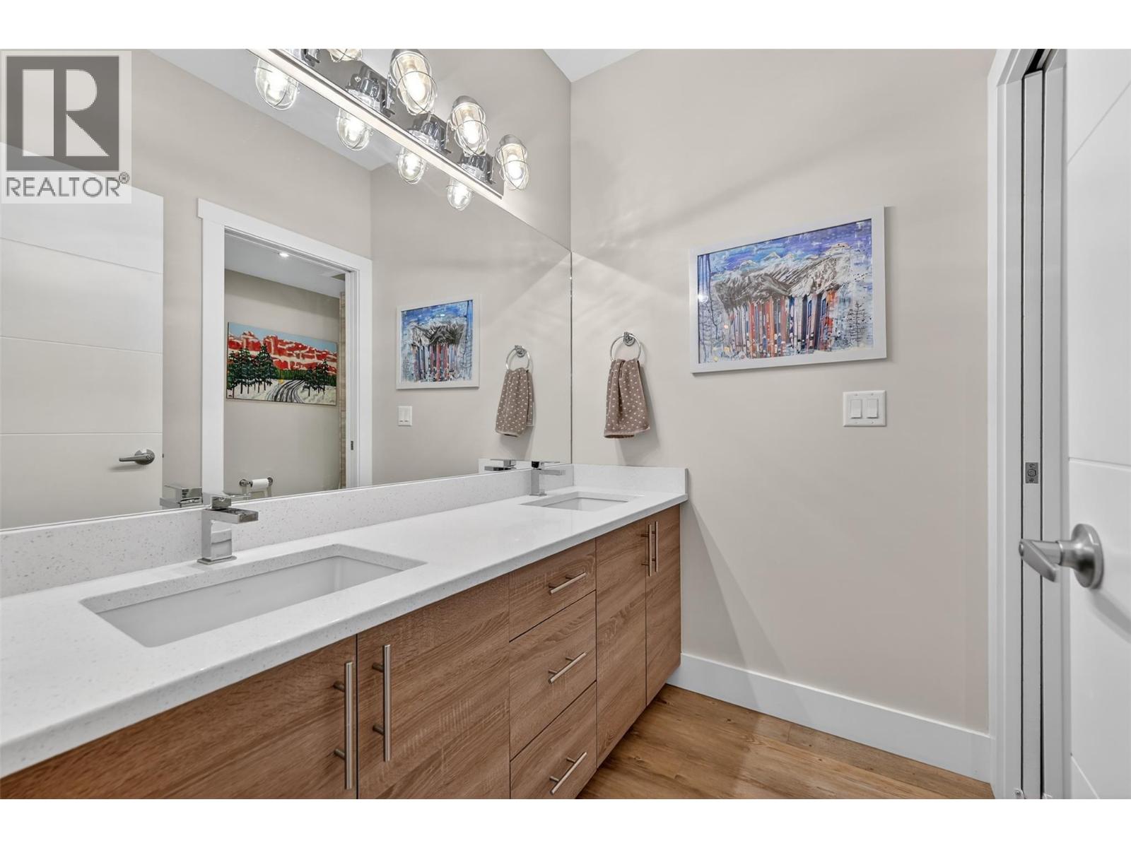 2179 Trappers Way, Panorama