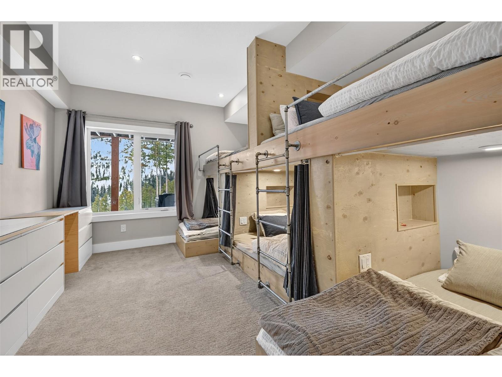 2179 Trappers Way, Panorama