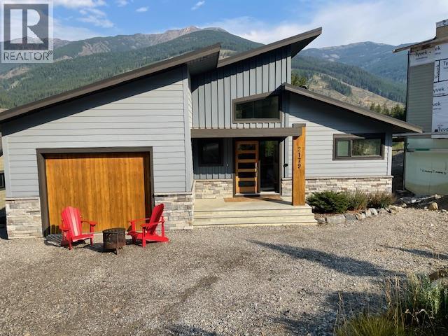 2179 Trappers Way, Panorama