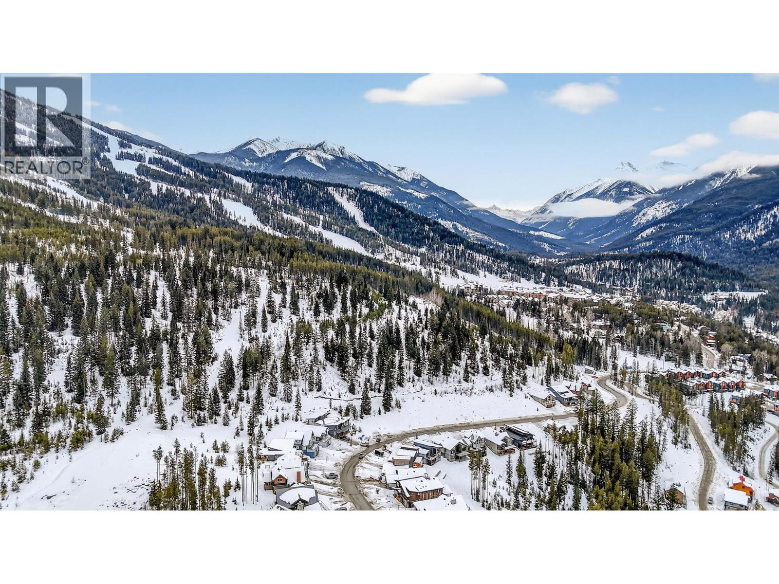 2179 Trappers Way, Panorama