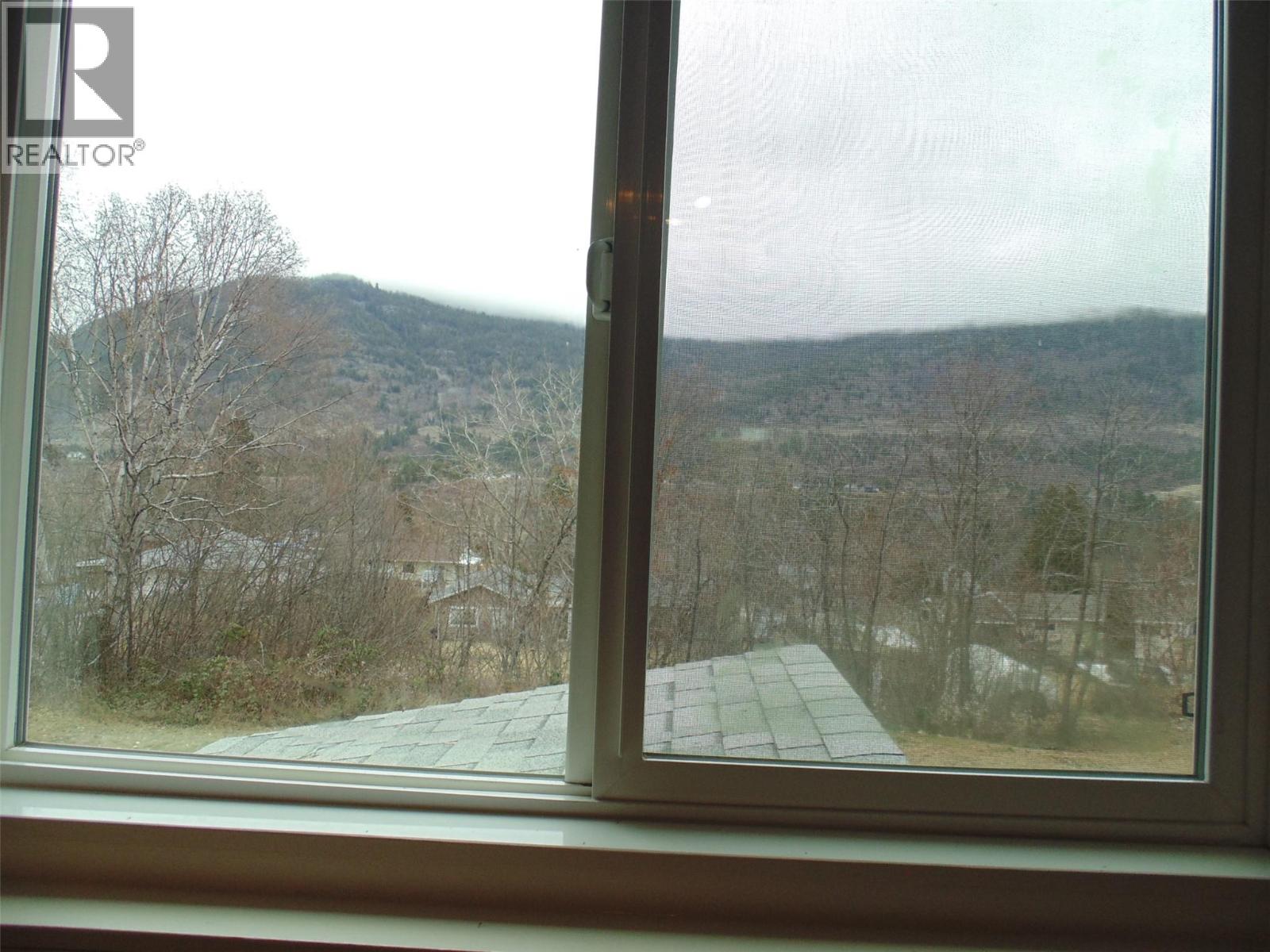 3409 5th Avenue, Castlegar