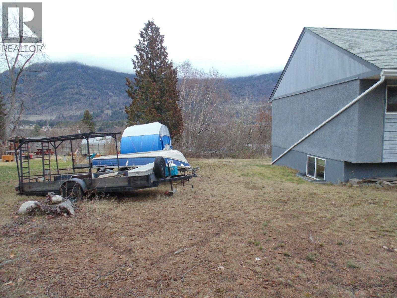 3409 5th Avenue, Castlegar