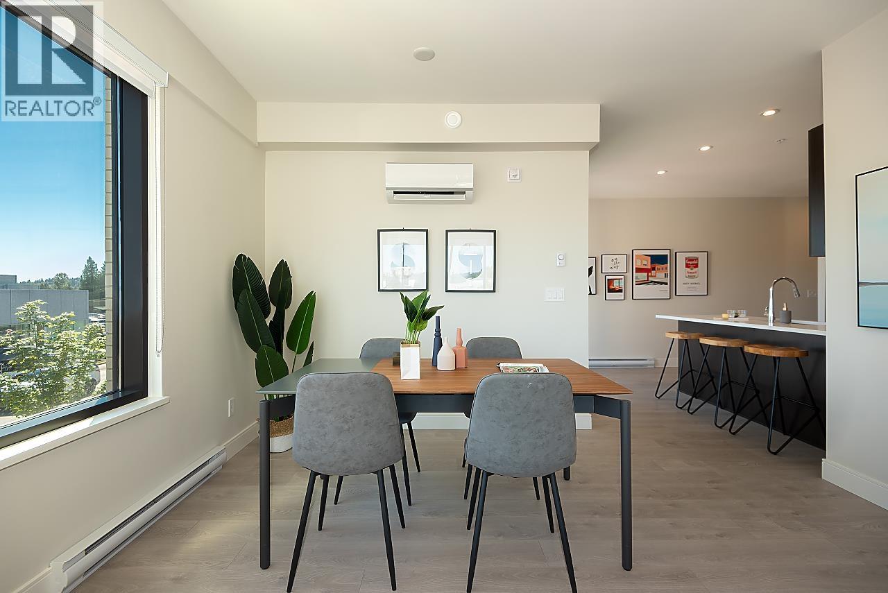 207 1633 TATLOW AVENUE, North Vancouver