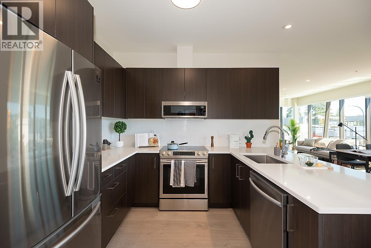 207 1633 TATLOW AVENUE, North Vancouver