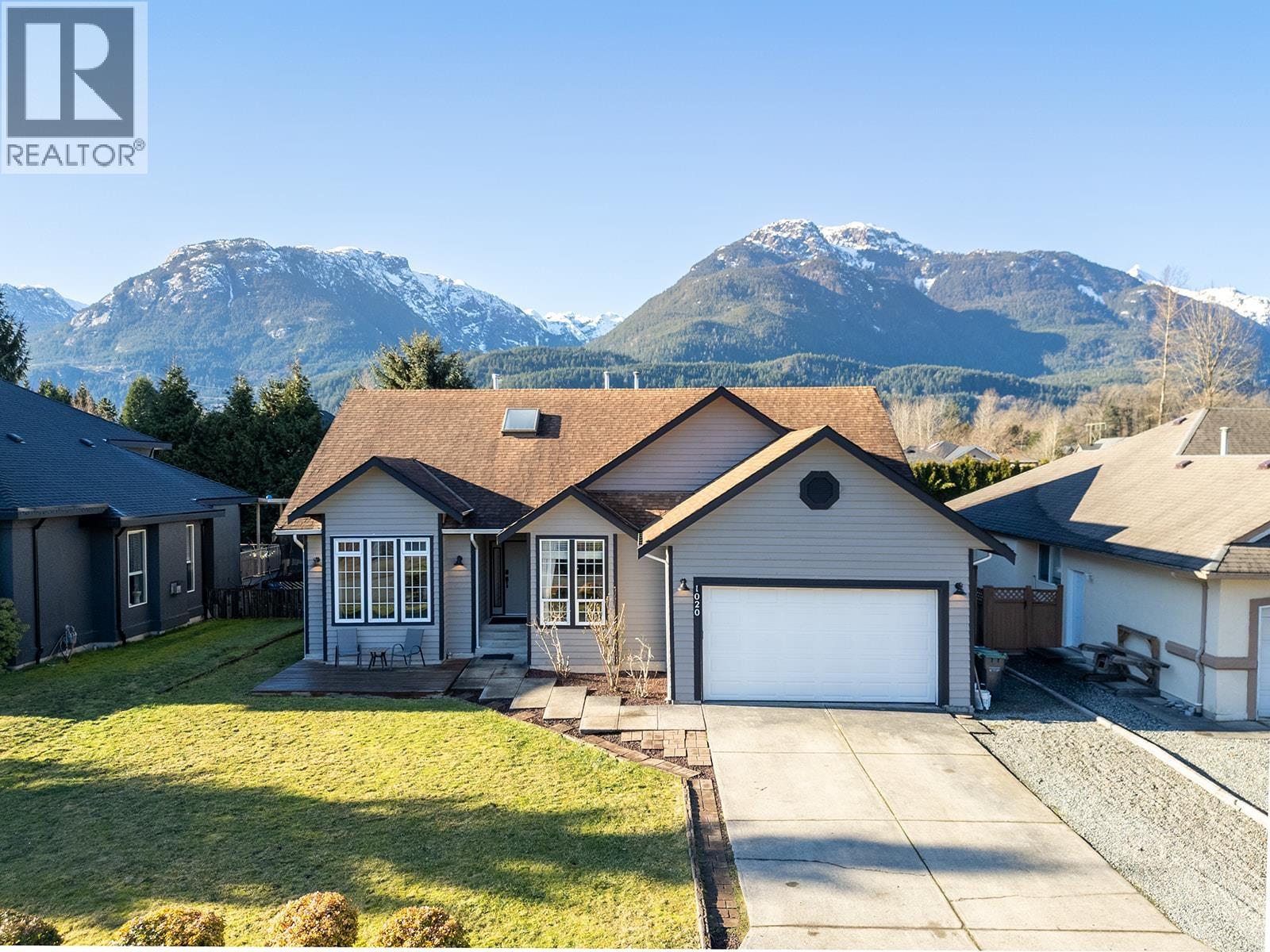1020 WINDSOR PLACE, Squamish