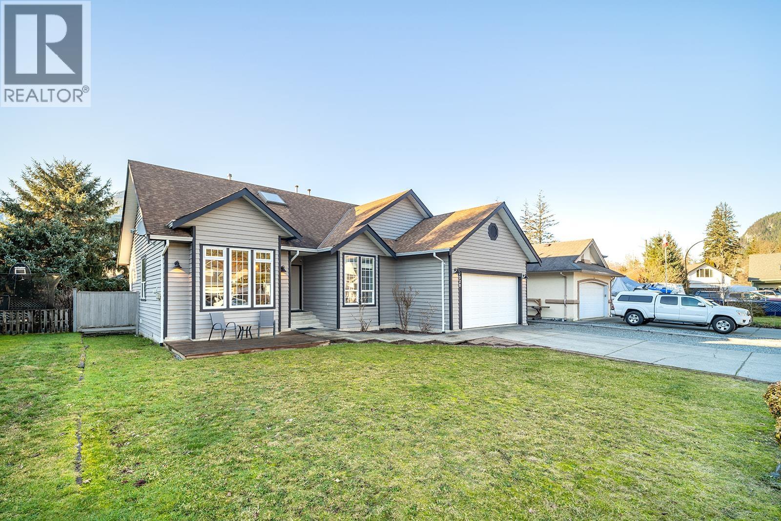 1020 WINDSOR PLACE, Squamish