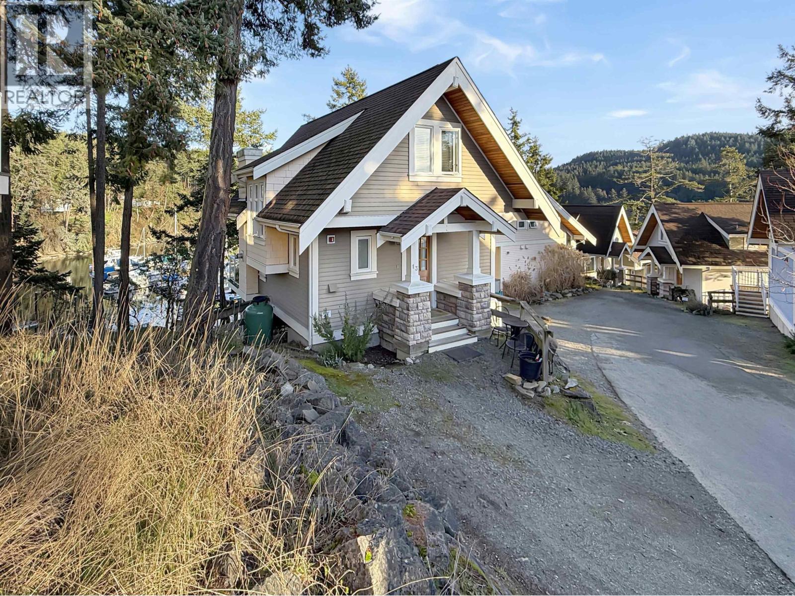 13D 2315 MACKINNON ROAD, Pender Island
