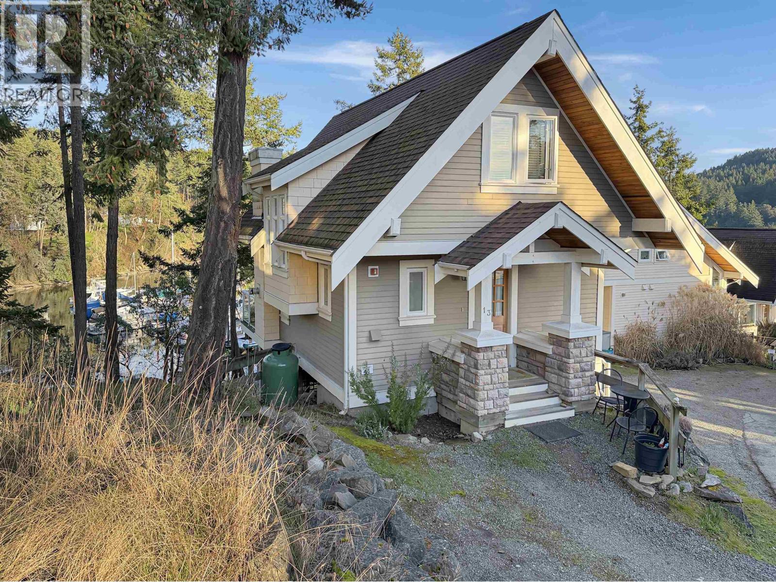 13D 2315 MACKINNON ROAD, Pender Island